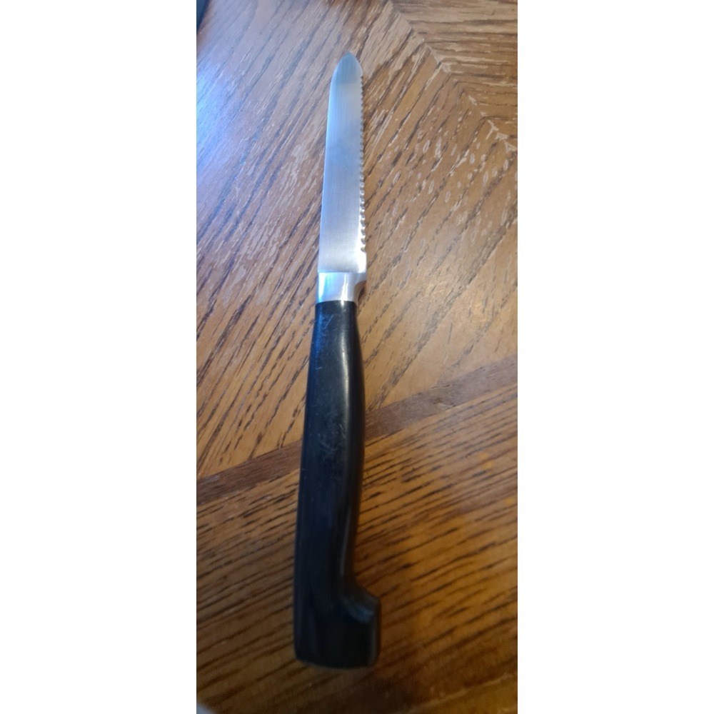 Zwilling J.a. Henckels 5-inch Serrated Utility Knife